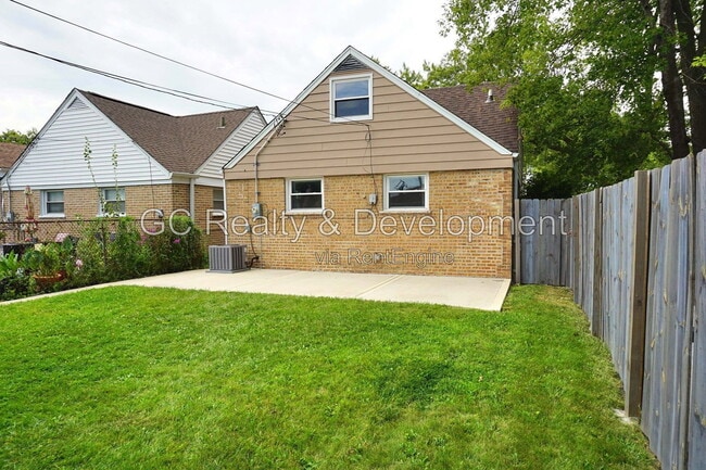 Building Photo - 4501 S Leamington Ave