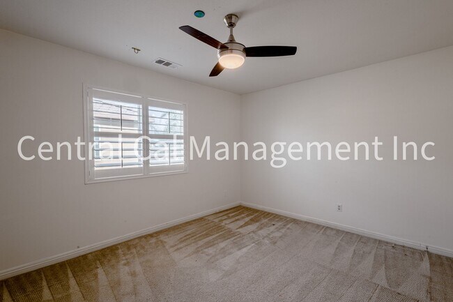 Building Photo - 5 Bedroom/3 Bath Home with Paid Solar System - $3095 Per month!