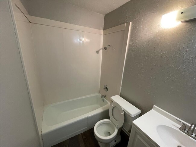Building Photo - 5806 Emerald Forest Dr