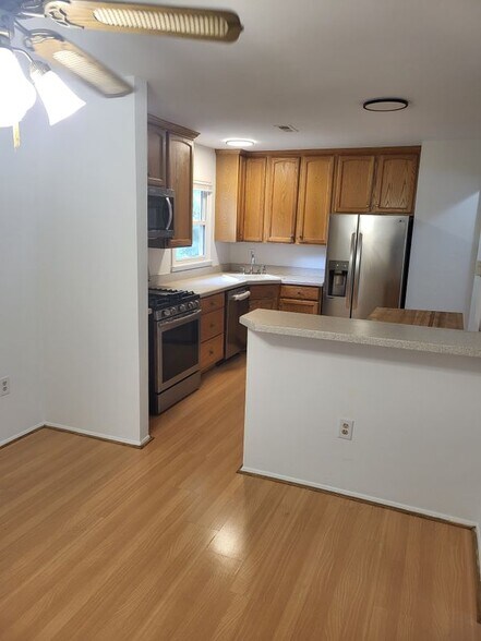 Building Photo - 13416 Hillendale Dr