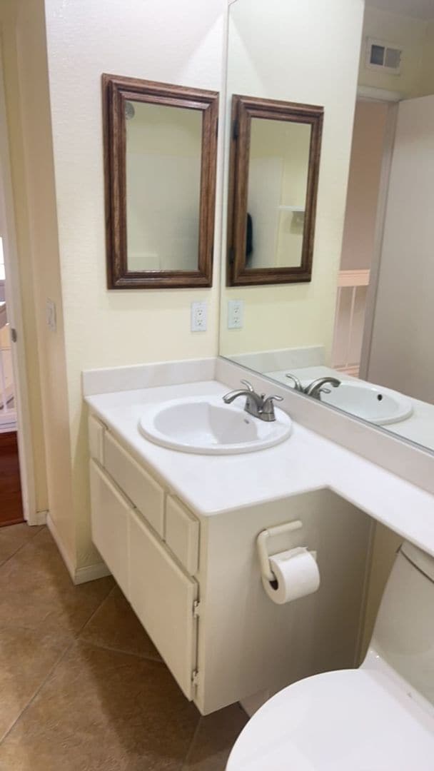 Building Photo - OCEAN VIEW Home in the gated Community of ...