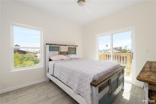 Building Photo - 15 Bass Ave