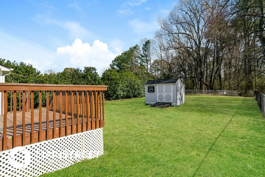 Building Photo - 813 Lusterleaf Pl