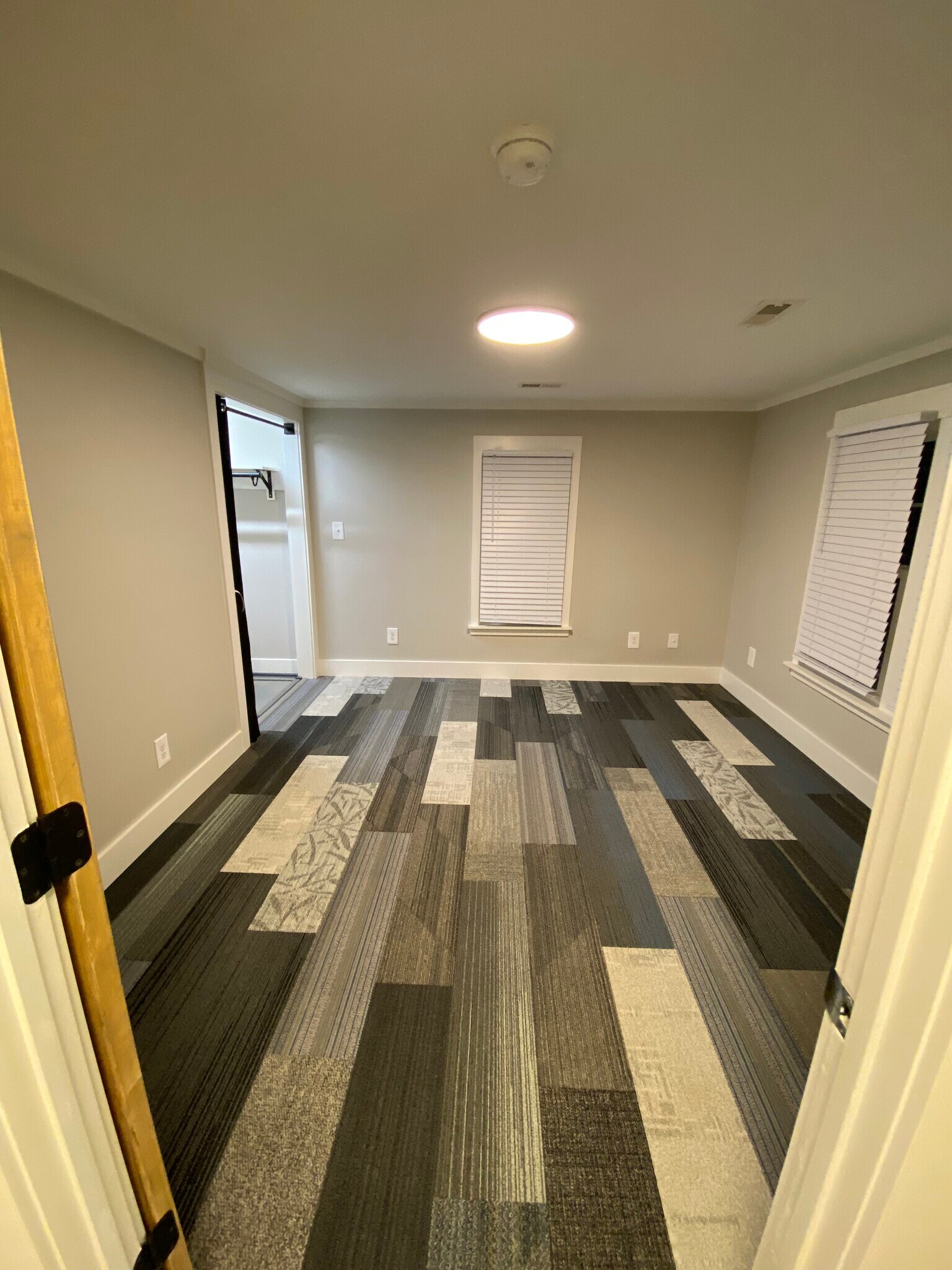 Rooms are furnished (not shown in photo) - 1603 Washington St E
