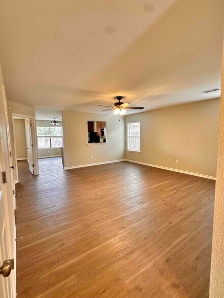Building Photo - 5109 Graceland Dr