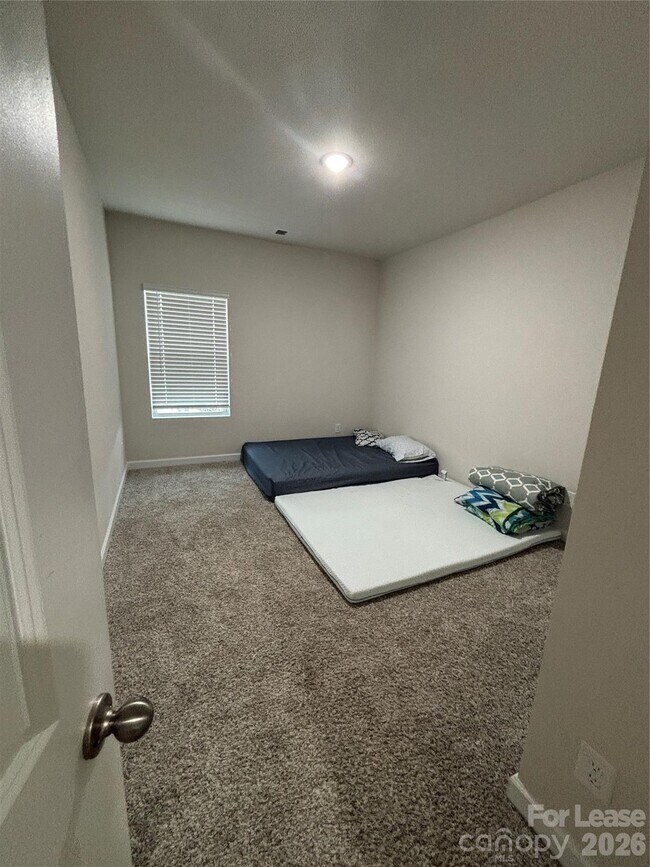 Building Photo - 1019 Clementine Rd