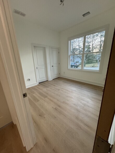 Building Photo - 2569 Hosea L Williams Dr SE