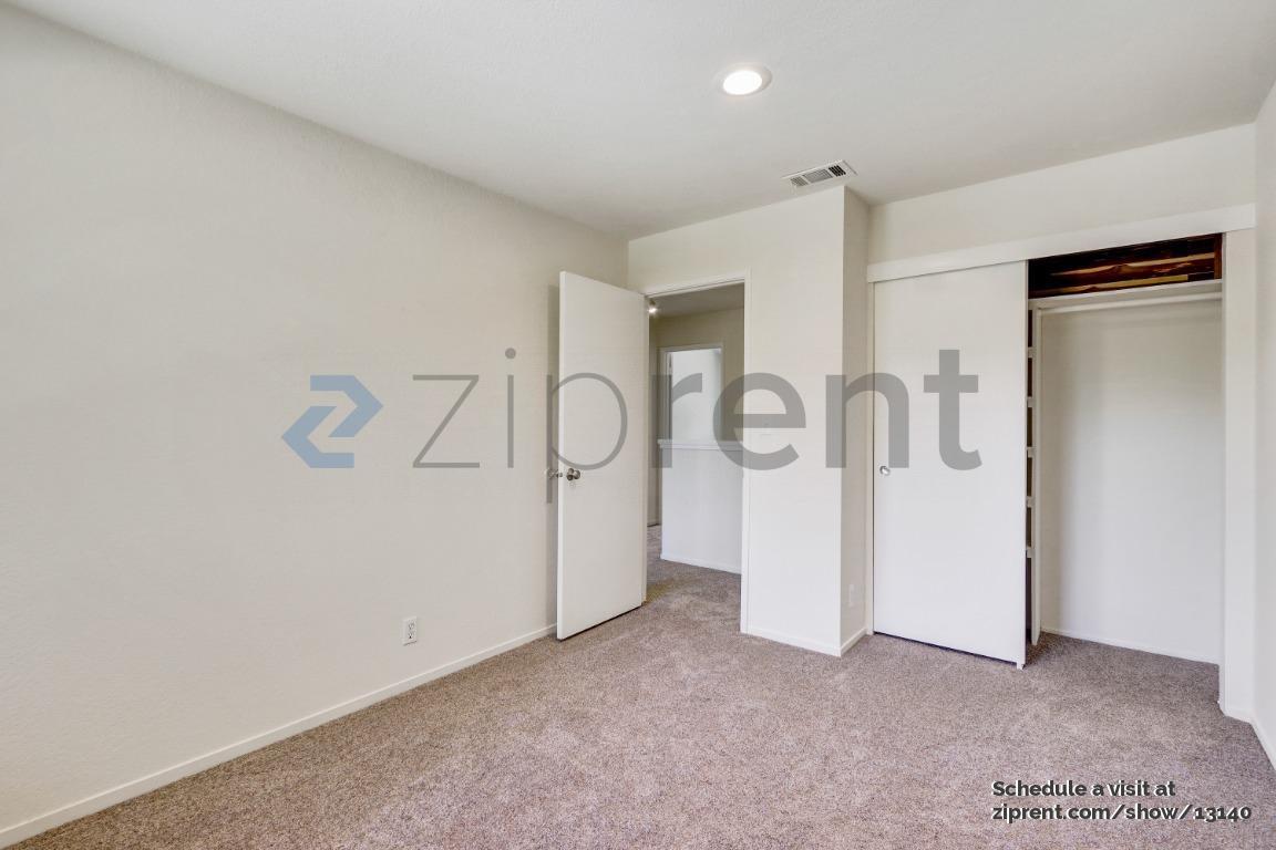 Building Photo - 1936 Lake View Pl