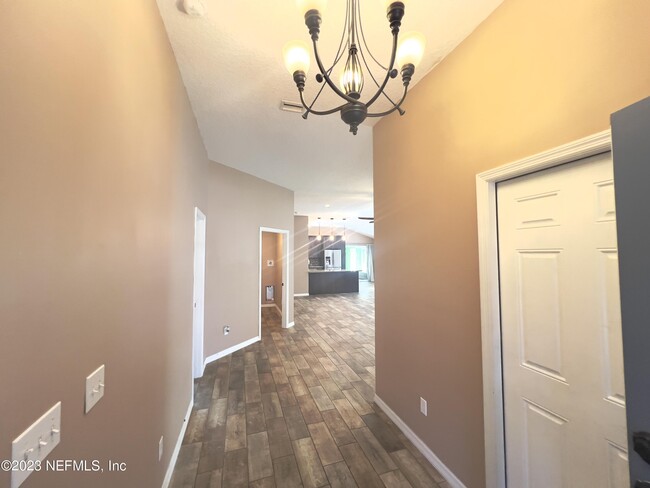Building Photo - 651 Timbermill Ln