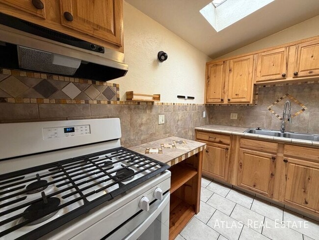 Building Photo - 1932 S Campbell Ave