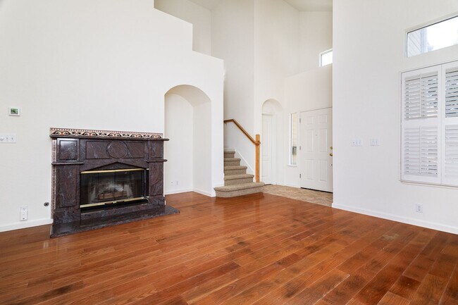 Building Photo - Stunning 2 Story, 3-Bed Home in Folsom’s Desirable Gated Community!