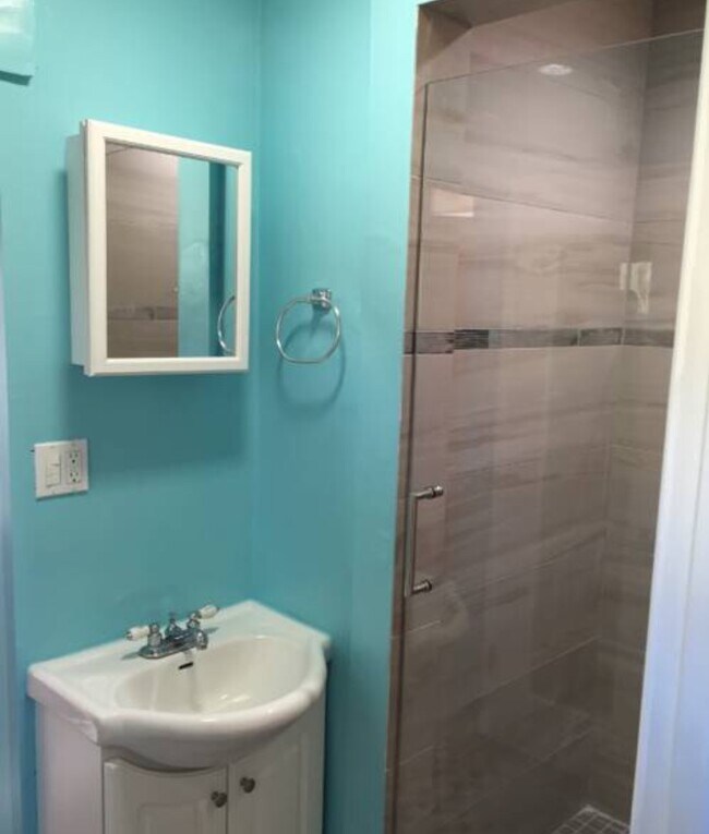 Building Photo - 11659 Harvard Dr