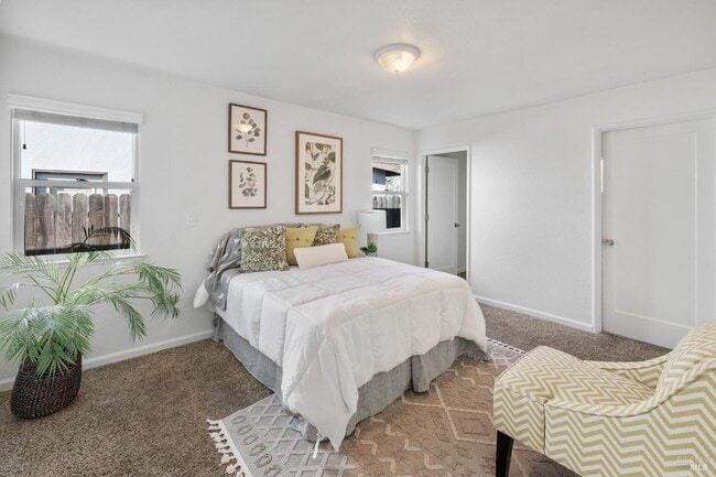 Building Photo - 372 Acacia St