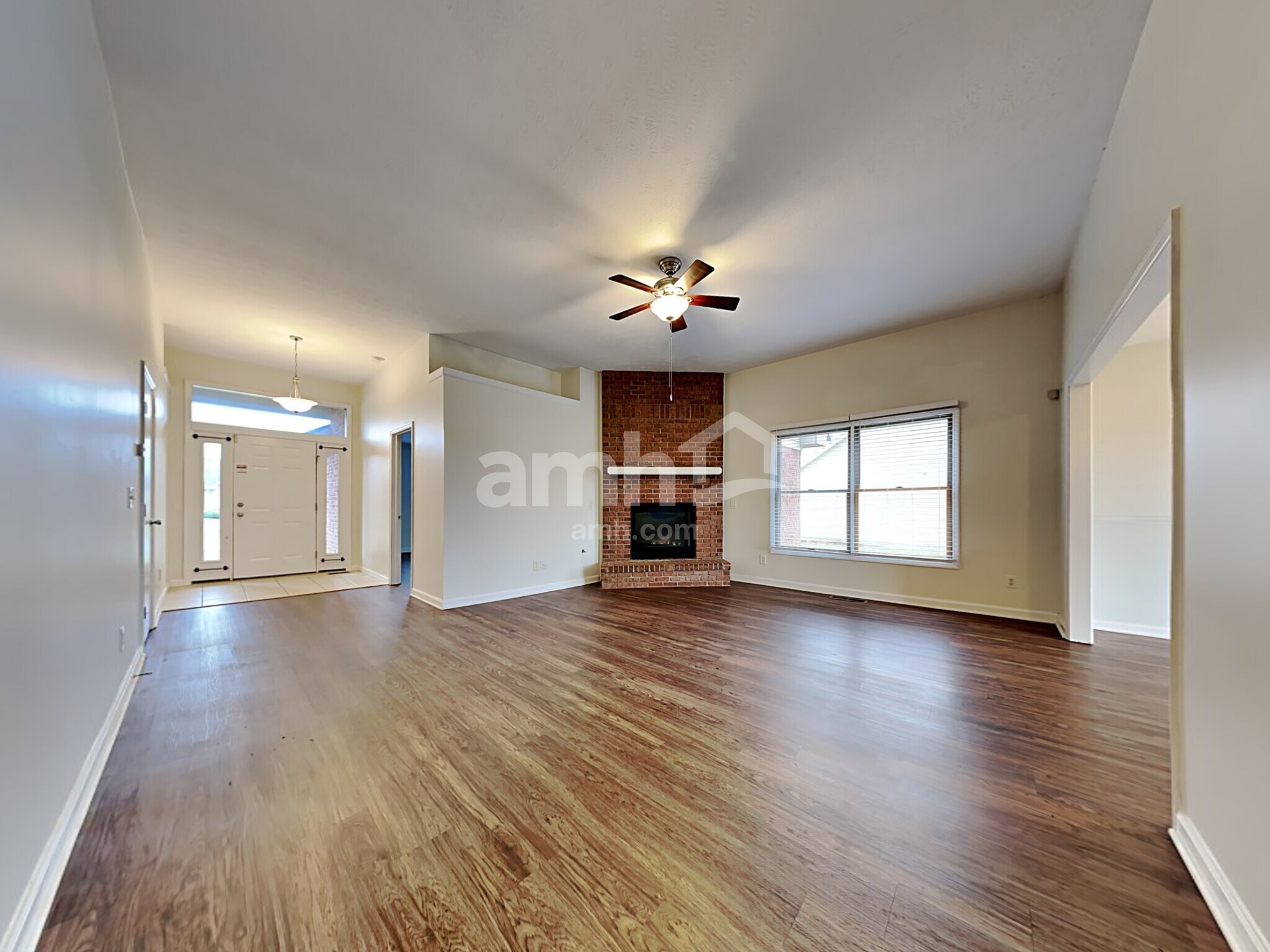Building Photo - 6872 Sun Ridge Dr