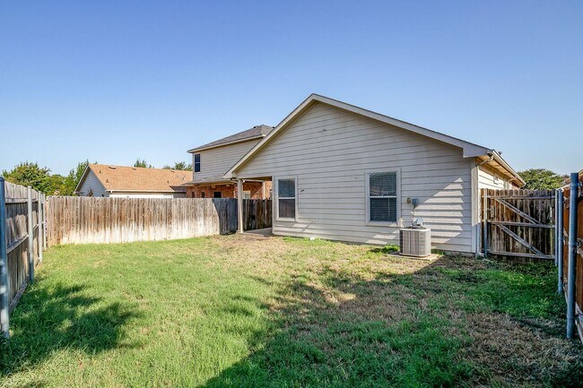Building Photo - Amazing Rental Home- 3 Bed, 2 Bath Home in...