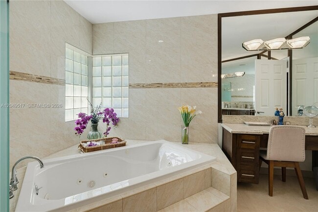 Building Photo - 14601 Pompano Dr