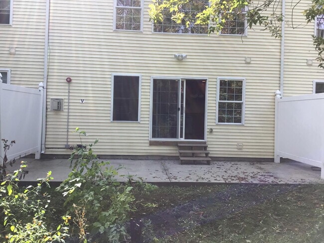 Building Photo - "Discover Spacious Comfort at 36-1 Leo's Way: 3-Bedroom Haven with 2.5 Bathrooms in Alburgh, VT!"