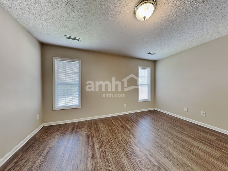 Building Photo - 100 Tudor Downs Rd