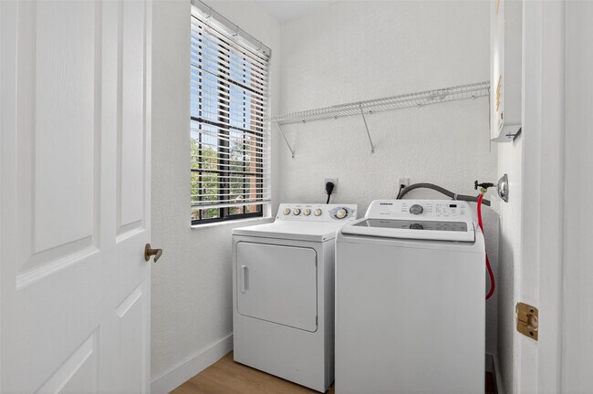 Building Photo - 2678 Center Ct Dr