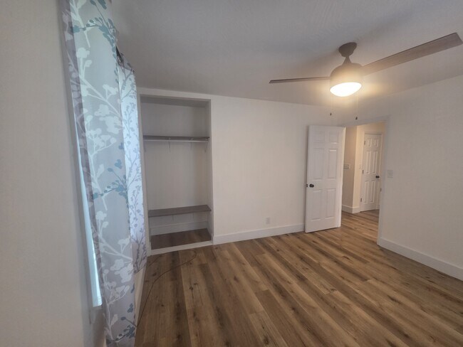 Building Photo - 2842 W Elm St