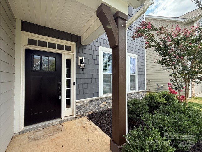 Building Photo - 106 E Americana Dr