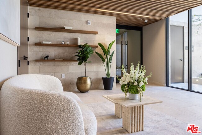 Building Photo - 724 Croft Ave