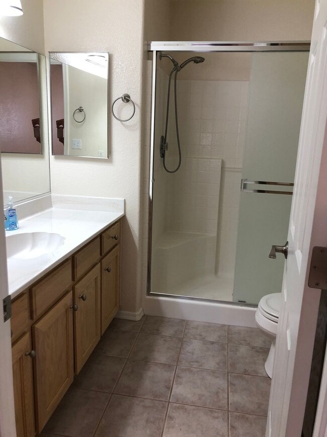 Building Photo - 2 Bedroom - 2 Bath