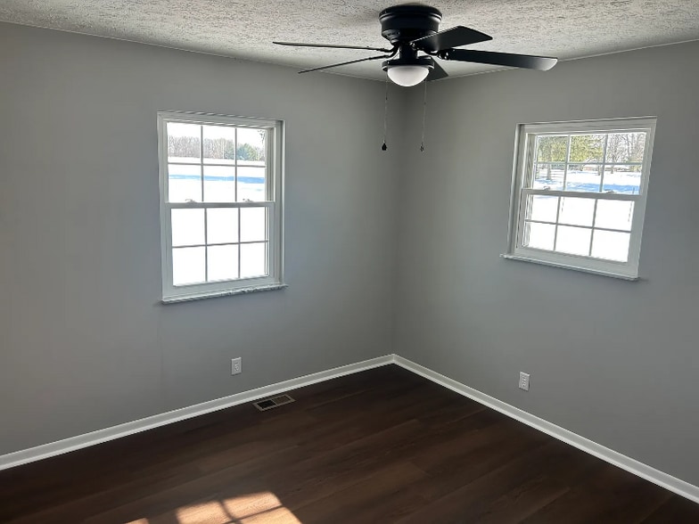 Building Photo - 2751 Hart Rd