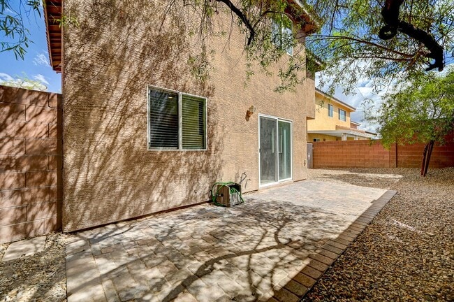 Building Photo - *MOUNTAINS EDGE 3 BED 2.5 BATH * COMMUNITY POOL, FITNESS CENTER, AND SPA *