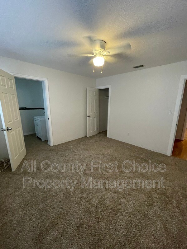 Building Photo - 939 45th St N
