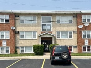 Building Photo - 9610 Ivanhoe Ave
