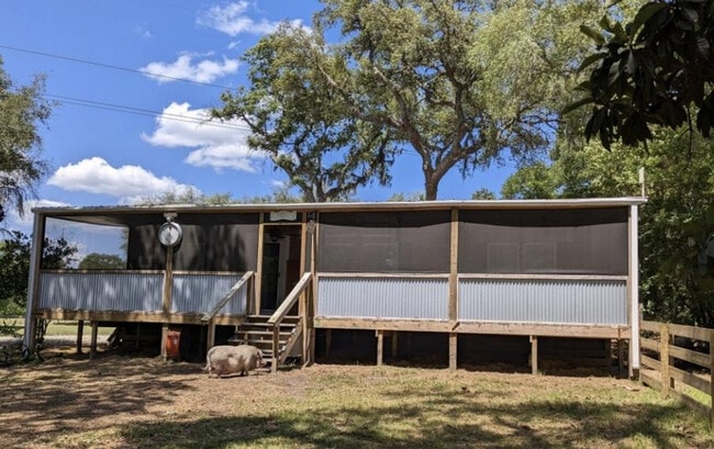 Building Photo - 1208 County Rd 315