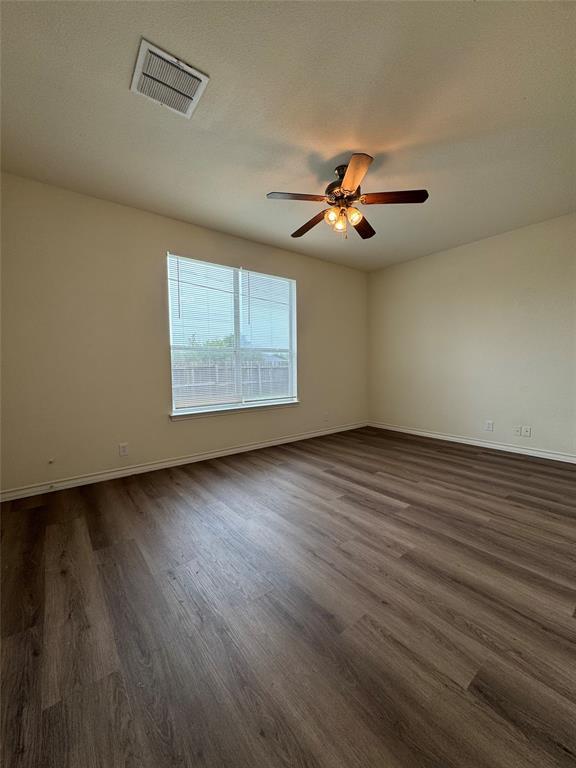 Building Photo - 220 Sandstone Dr