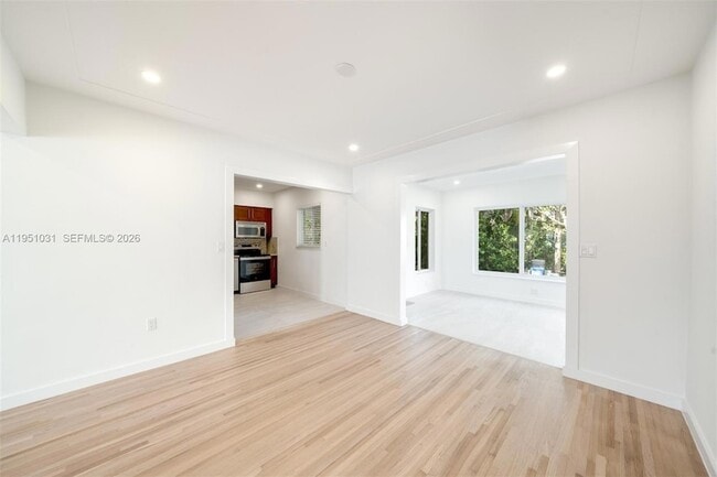 Building Photo - 47 Oviedo Ave