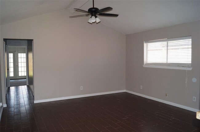 Building Photo - 1804 Flamingo Dr
