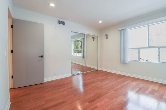 Building Photo - 18411 Hatteras St