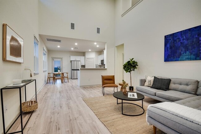 Building Photo - 7400 Daves Landing Dr