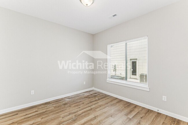 Building Photo - 622 Briarbrook