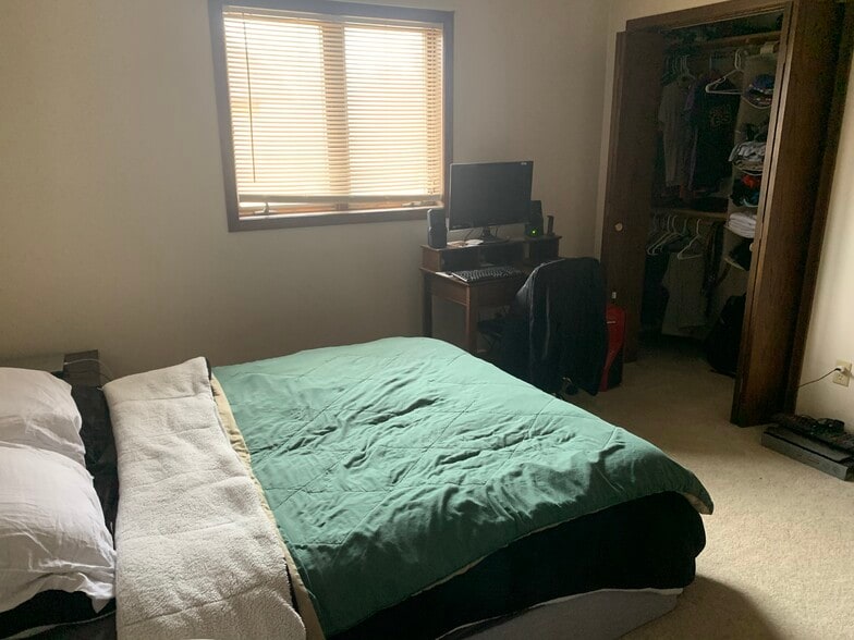 Bedroom - 1008 Hackberry Dr