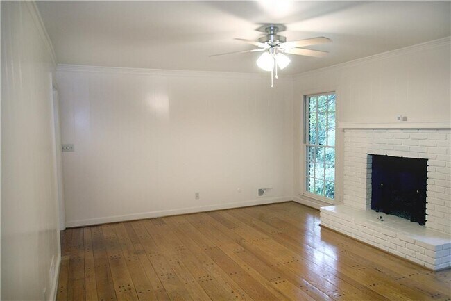 Building Photo - 4690 Huntley Dr NE