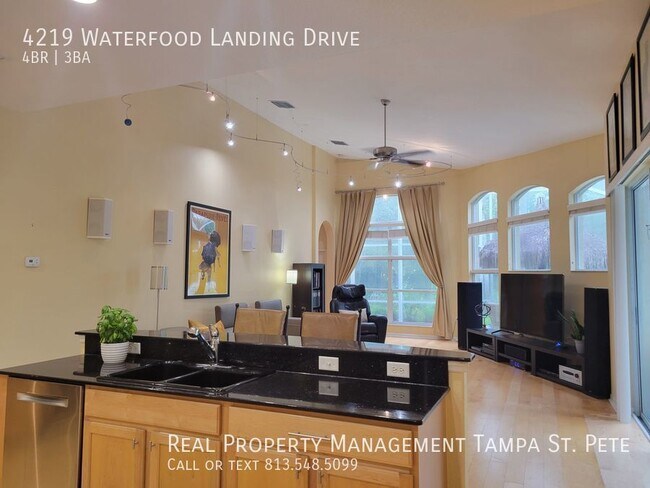 Building Photo - ***LUXURY LUTZ HOME