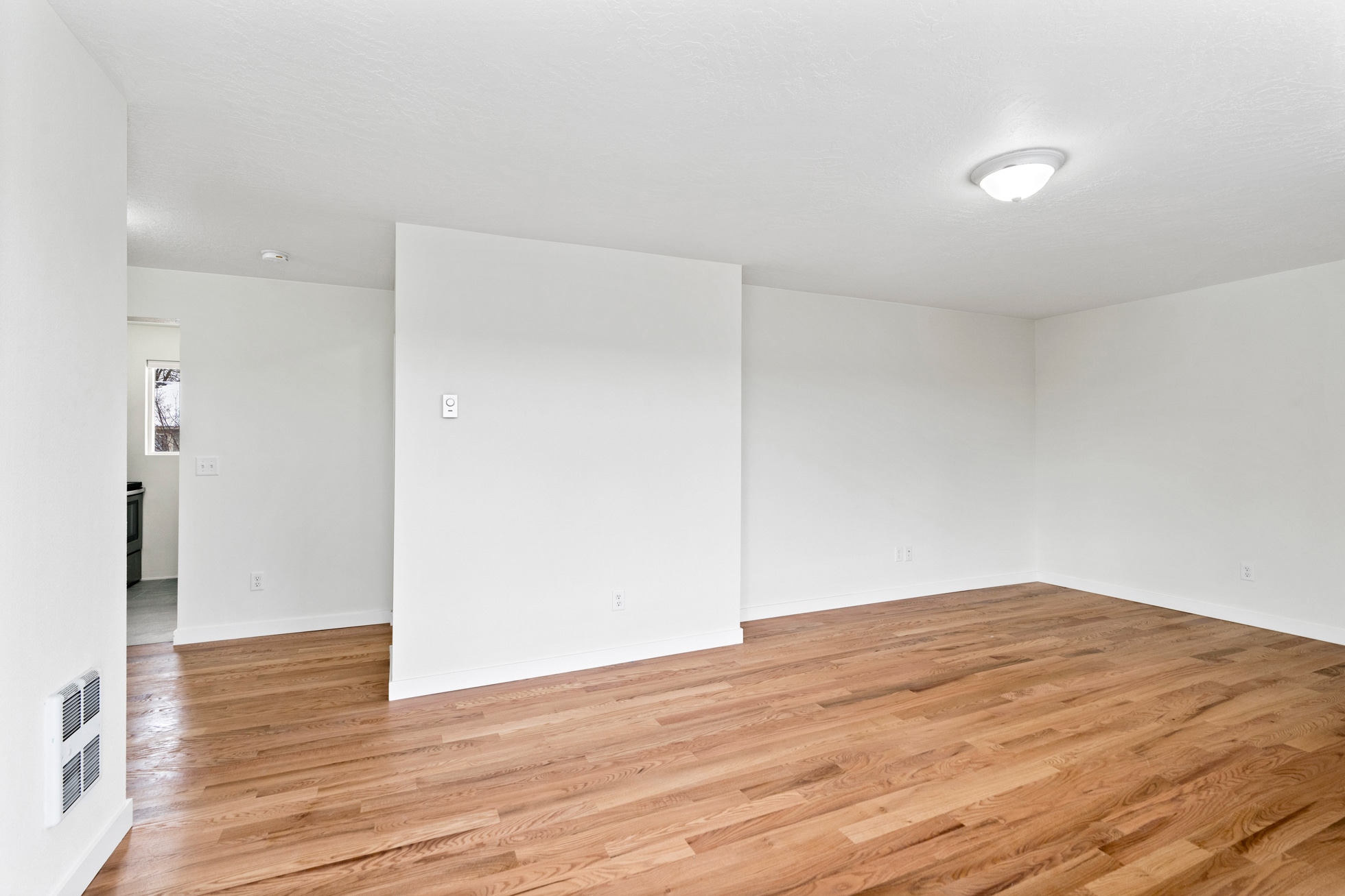 Building Photo - 1608 W 8th Ave