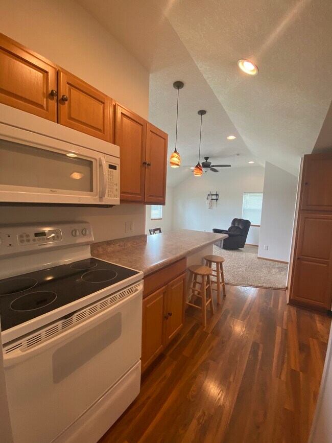 Building Photo - 4975 NW 6th Dr