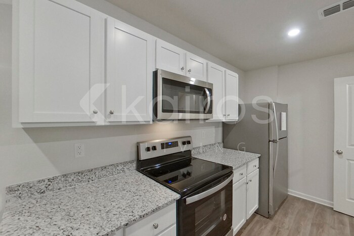 Building Photo - 528 Ivy Brook Way