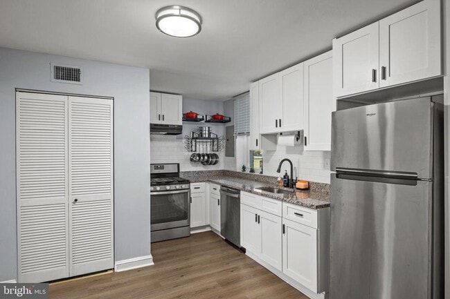 Building Photo - 2207 Callow Ave