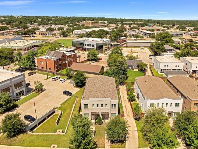 Building Photo - 228 Wimberly St