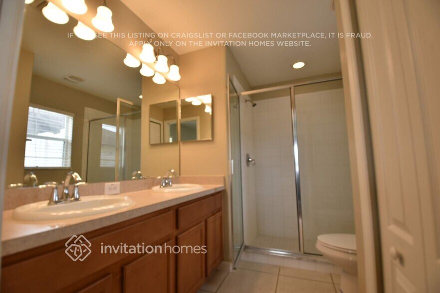Building Photo - 10613 Shady Preserve Dr