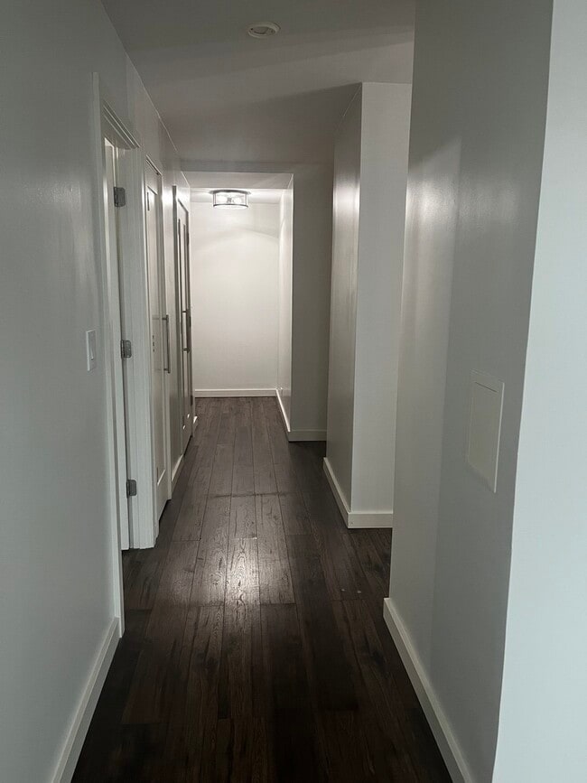 Building Photo - 5100 N Marine Dr