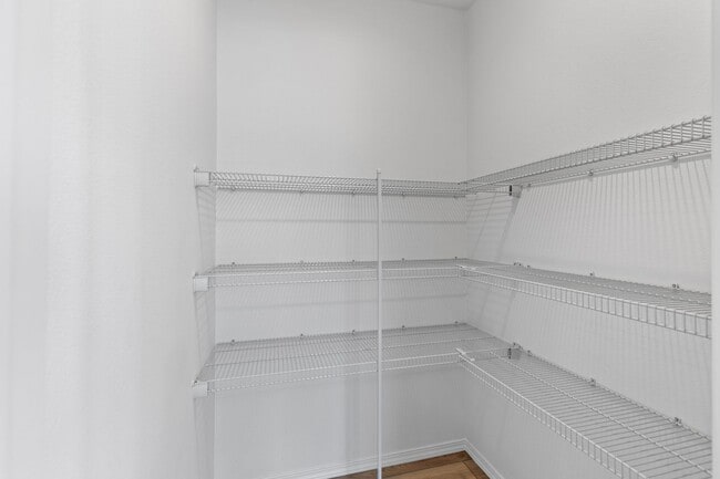 Building Photo - Lease special, save $900.00 if you sign an...