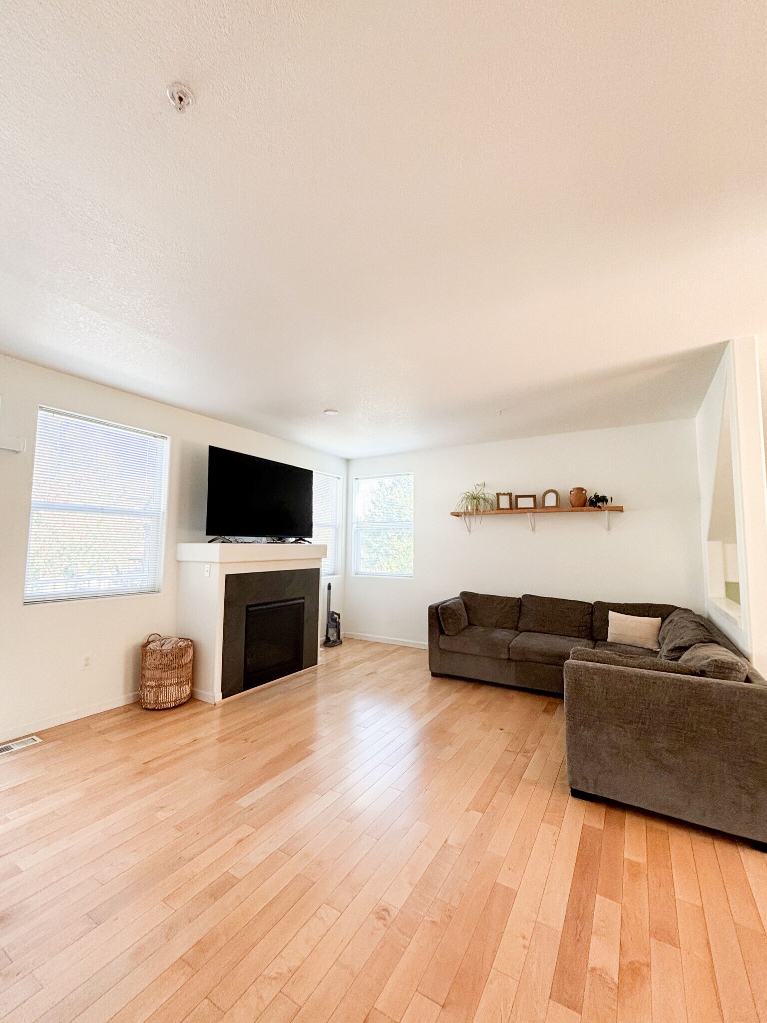 Building Photo - 15458 SW Mallard Dr